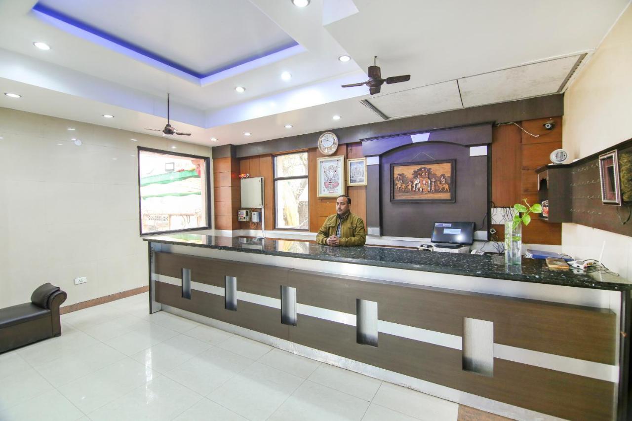 Capital O 68148 Hotel Shree Jee Palace Ghaziabad Exterior photo
