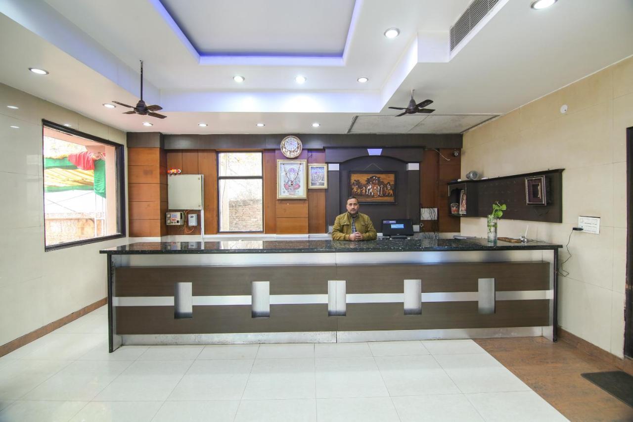 Capital O 68148 Hotel Shree Jee Palace Ghaziabad Exterior photo